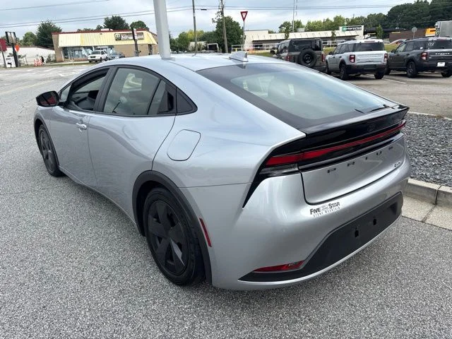Used 2025  Toyota LE image 6