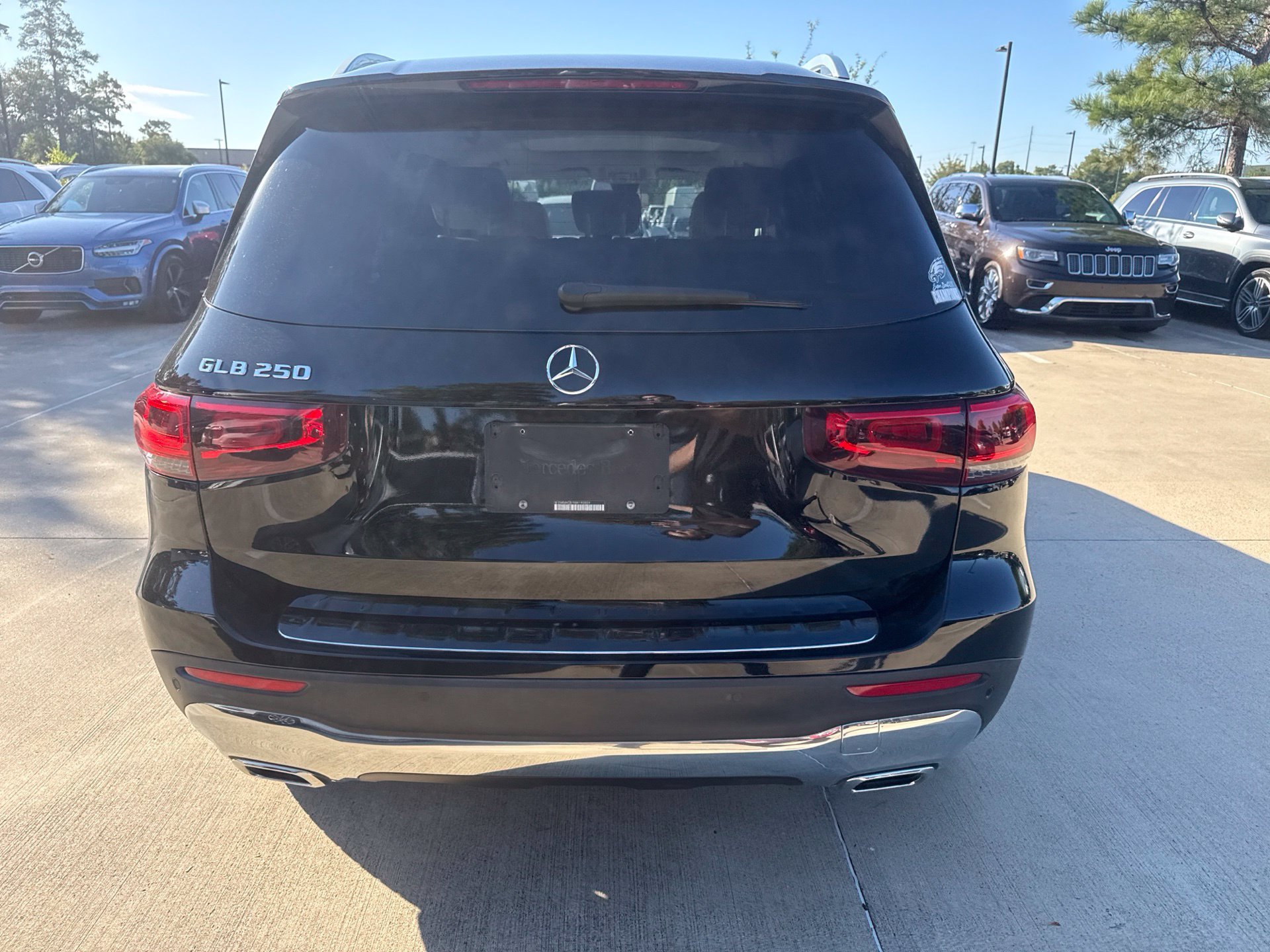 Used 2022 Night Black Mercedes-Benz GLB 250 image 5