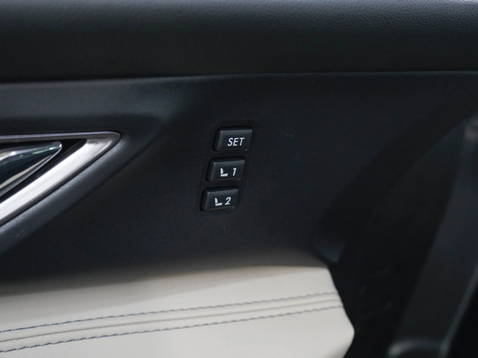Used 2020 Magnetite Gray Metallic Subaru Limited image 26