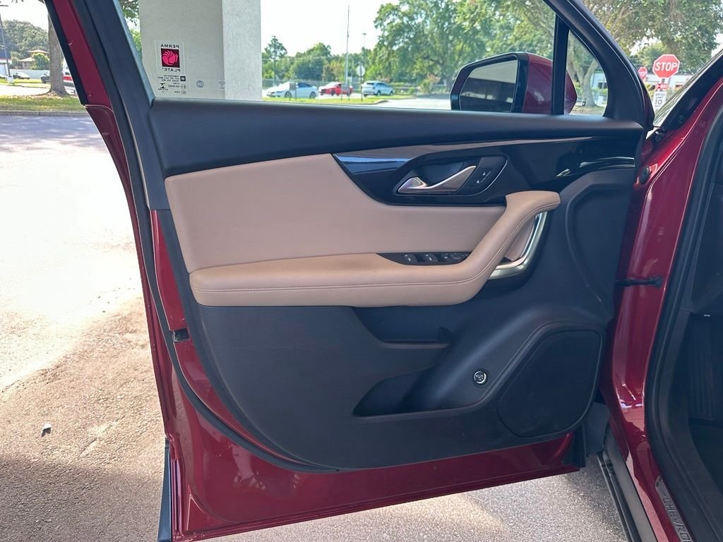 Used 2022 Red Chevrolet Premier image 11