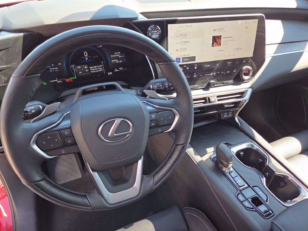 Certified Used 2026 MATADOR RED MICA Lexus 350h Luxury image 40