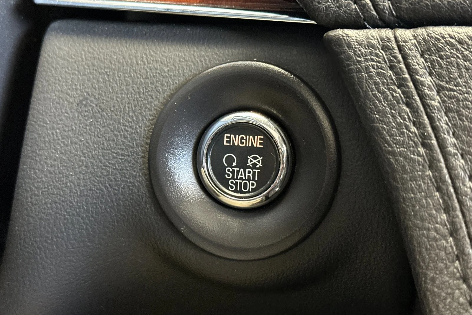 Used 2014 Tuxedo Black Metallic Lincoln EcoBoost image 23