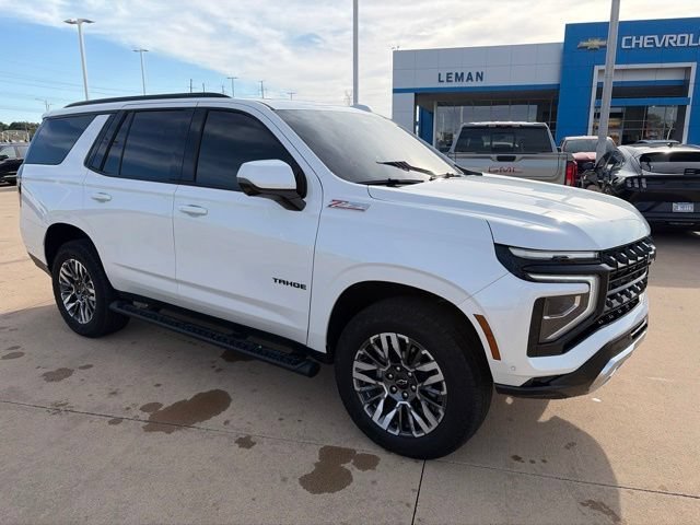 Used 2025 Iridescent Pearl Tricoat Chevrolet Z71 image 2