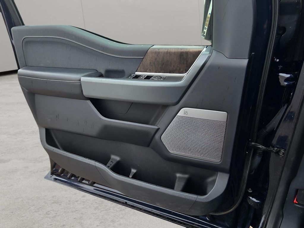 Used 2022 Antimatter Blue Metallic Ford LARIAT image 17