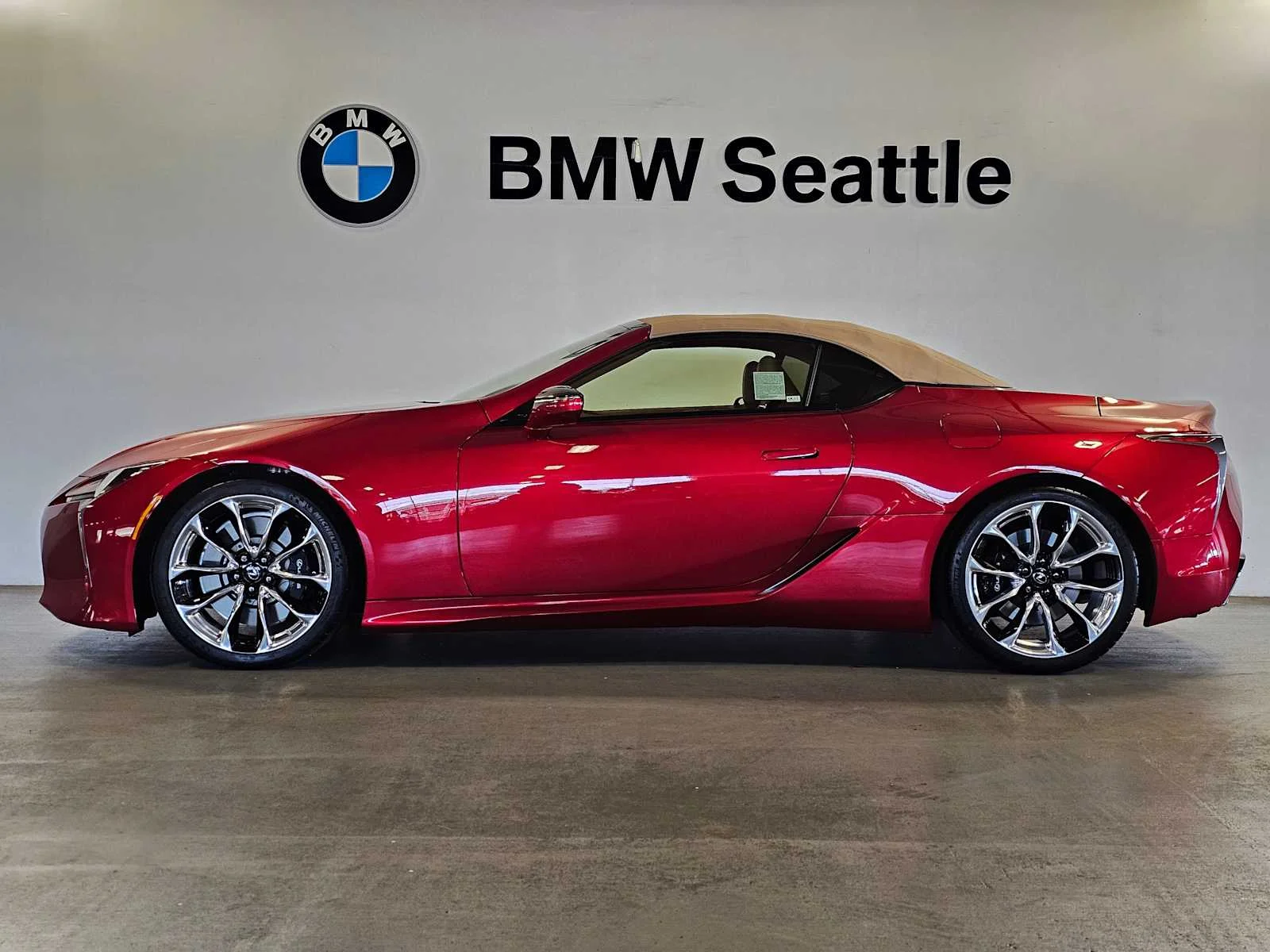 Used 2021 Infrared Lexus 500 image 3
