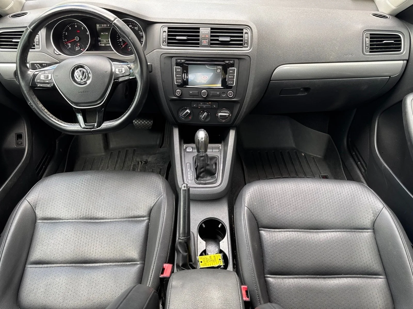 Used 2015  Volkswagen 1.8T SE image 3