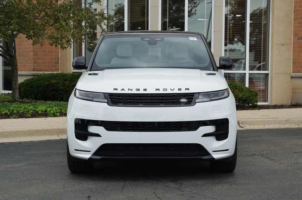 New 2026 Fuji White Land Rover Dynamic SE image 4