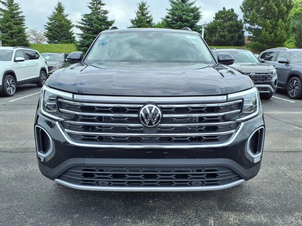 New 2026 Deep Black Pearl Volkswagen 2.0T SE w/Technology image 6
