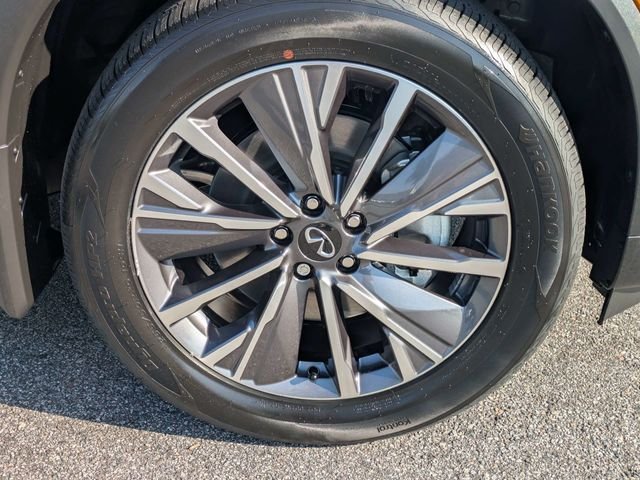 New 2027 MINERAL BLACK INFINITI Luxe FWD image 11