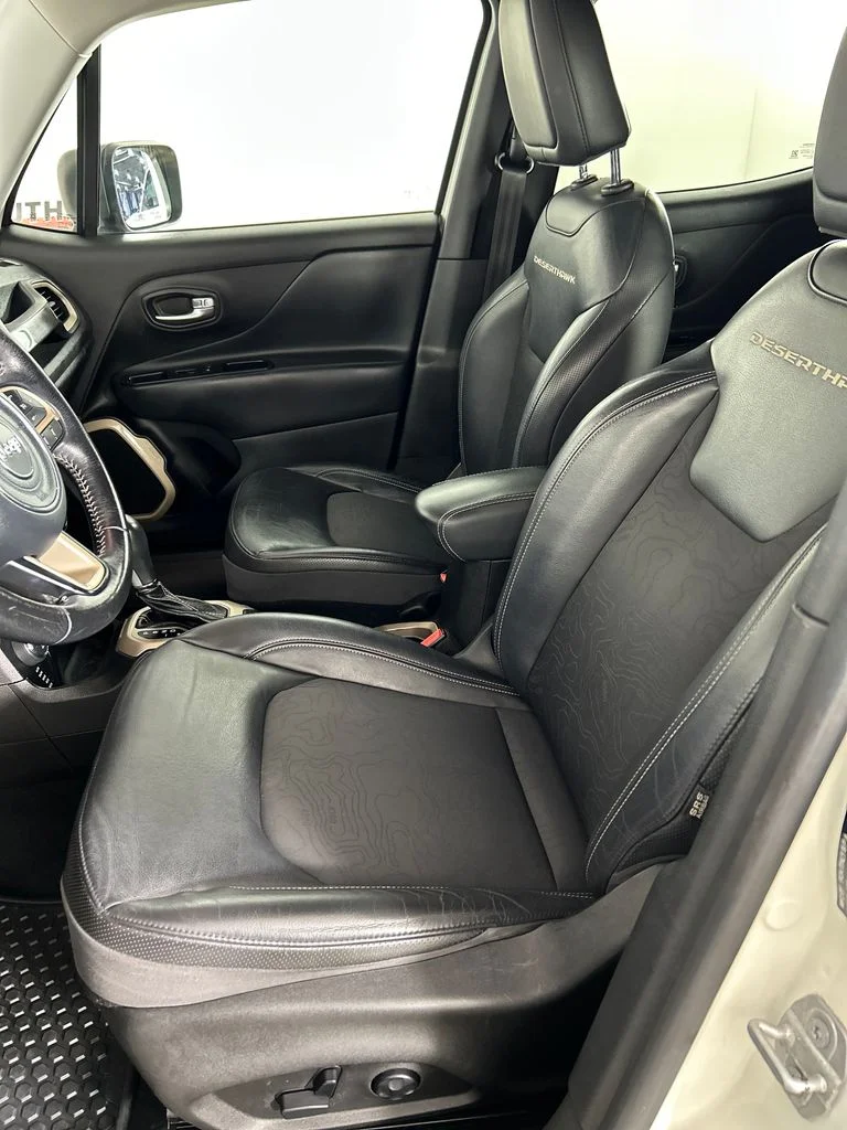 Used 2017 White Jeep Trailhawk image 13