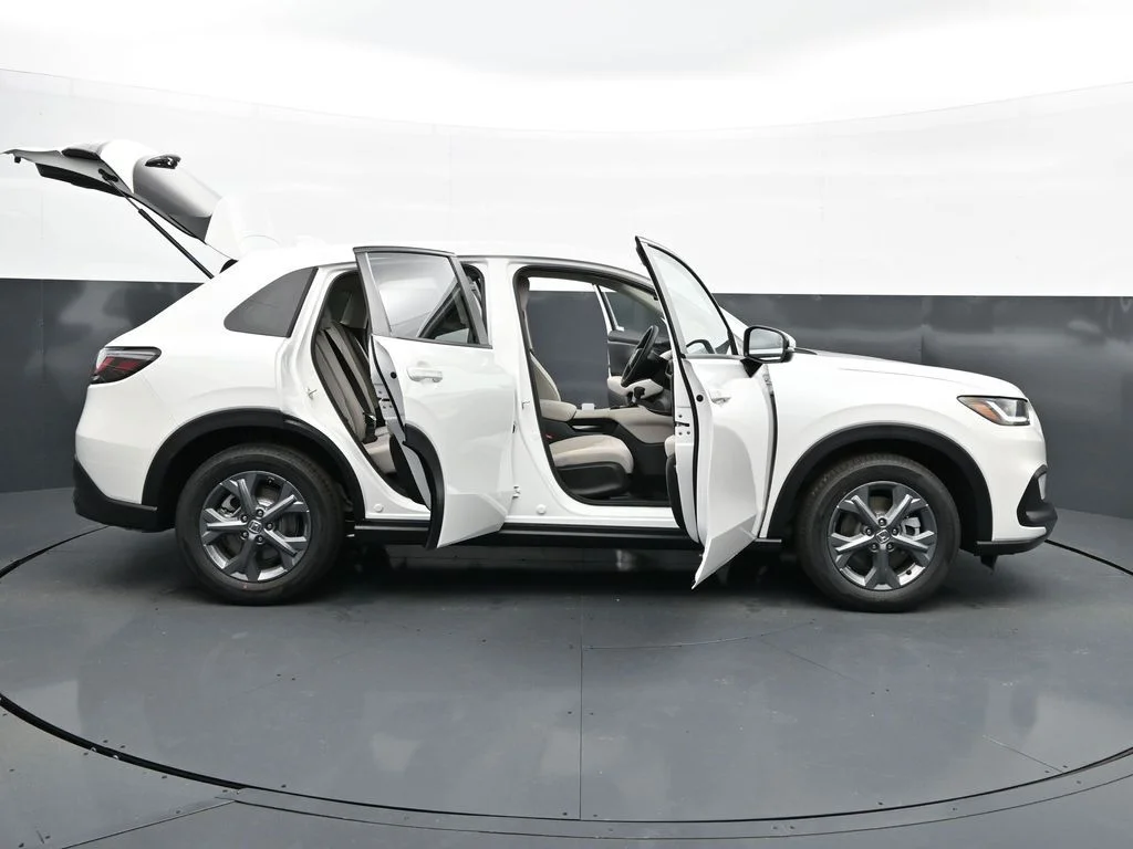 New 2027 Platinum White Pearl Honda LX image 37