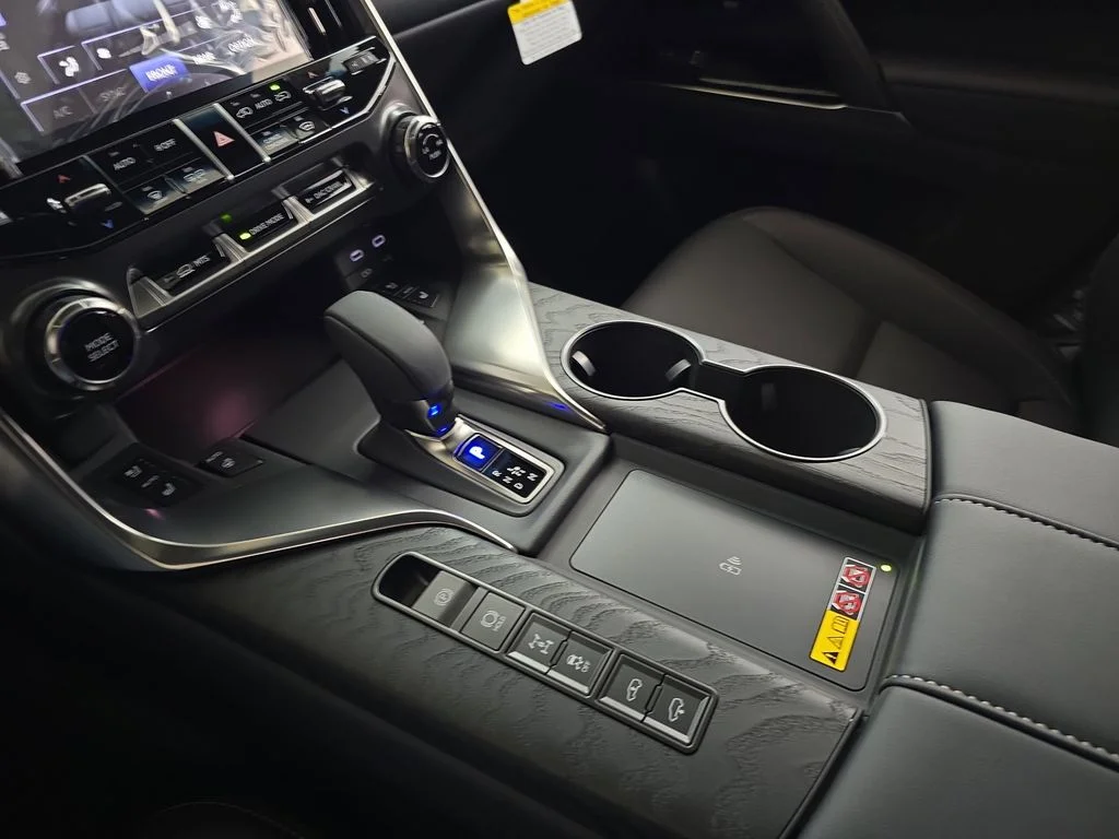 New 2026 Black Lexus 700h Luxury image 24