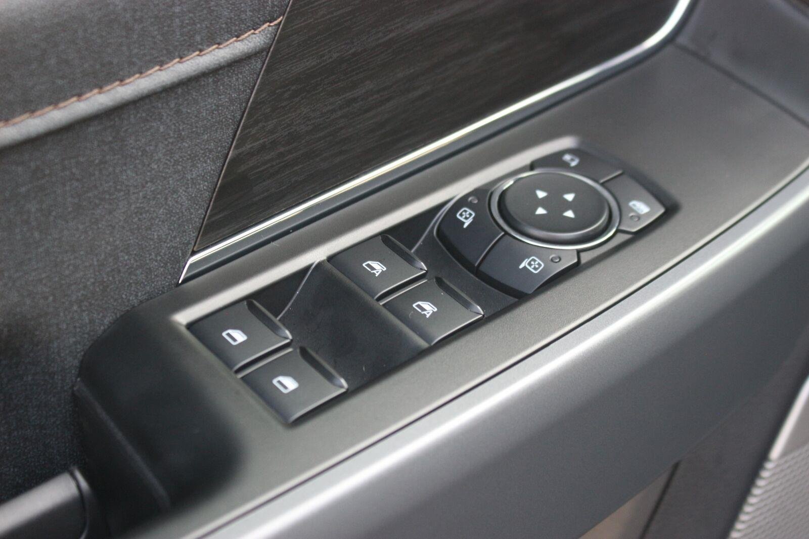 Used 2026 Silver Ford LARIAT image 17
