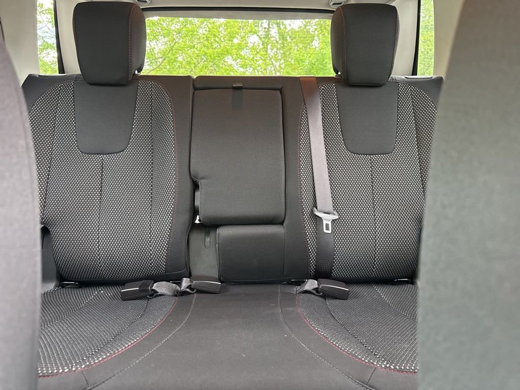 Used 2017 Red GMC SLE-2 image 21