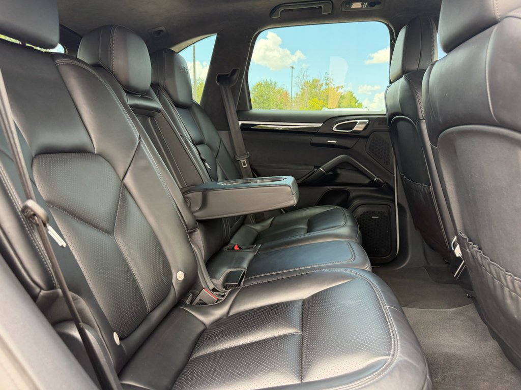 Used 2017  Porsche GTS image 31