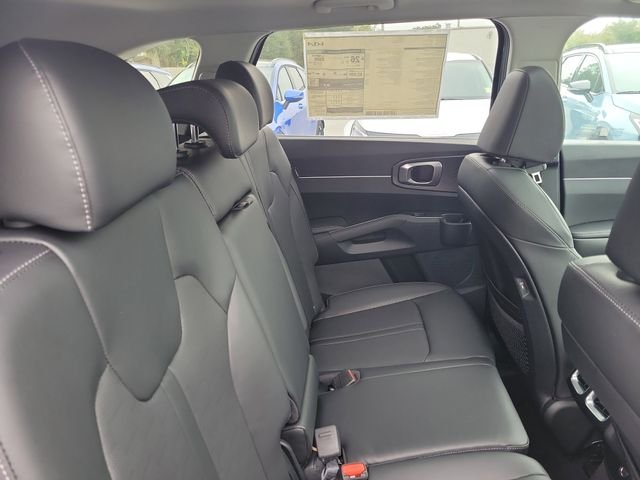 2025 Kia Sorento S - Photo 31