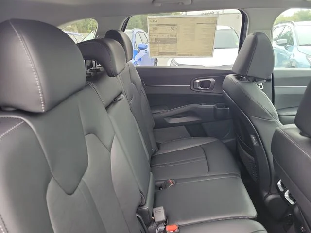2025 Kia Sorento S - Photo 31