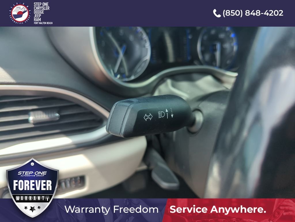 Used 2020 White Chrysler Touring L image 20
