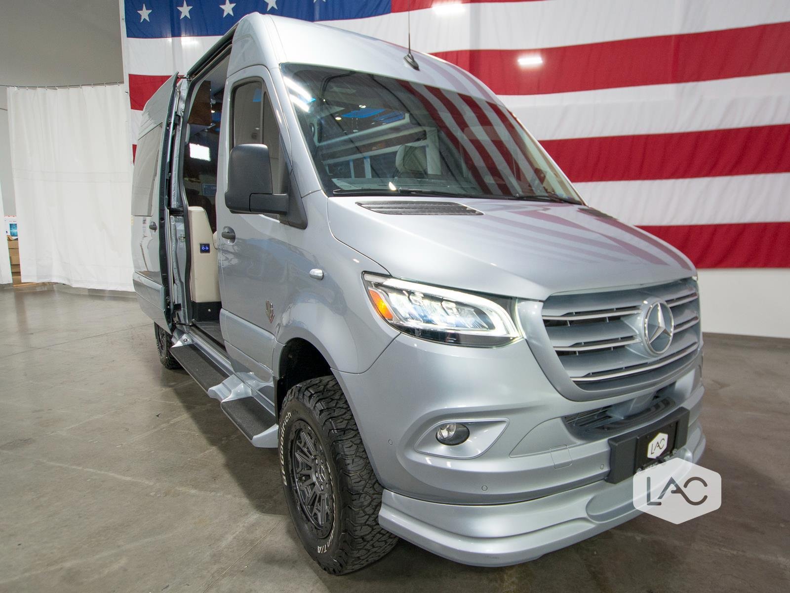 Used 2026 Hightech Silver OGV LUXURY COACH 8OBA AWD w/ 1.1 ADV Pkg EXT WTY image 26
