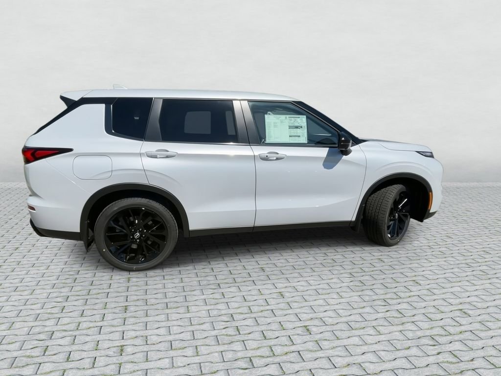 New 2026 White Nissan SL image 9