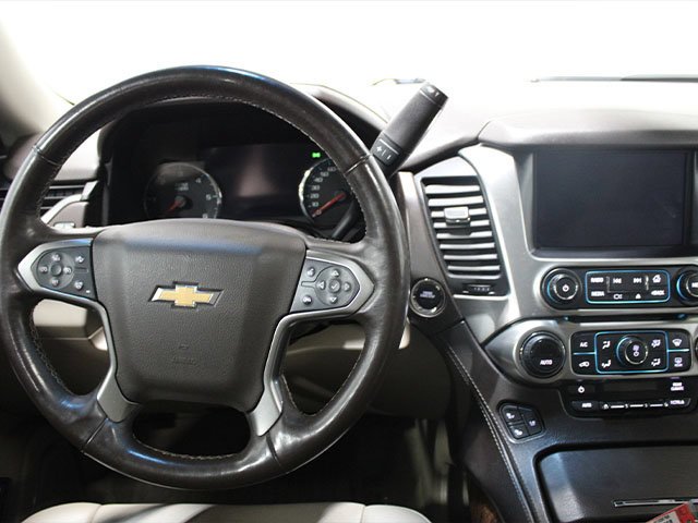 Used 2017 Iridescent Pearl Tricoat Chevrolet Premier image 11