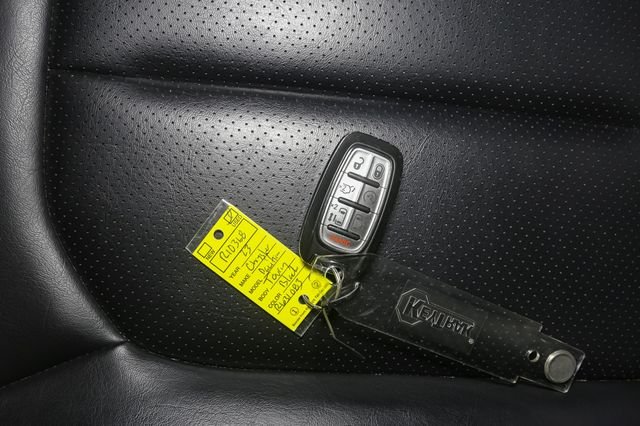 Used 2023 Black Chrysler Touring L image 41