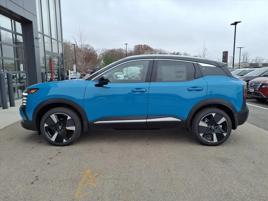 New 2026 Arctic Ice Blue Metallic / Super Black Two-tone Nissan SR image 6