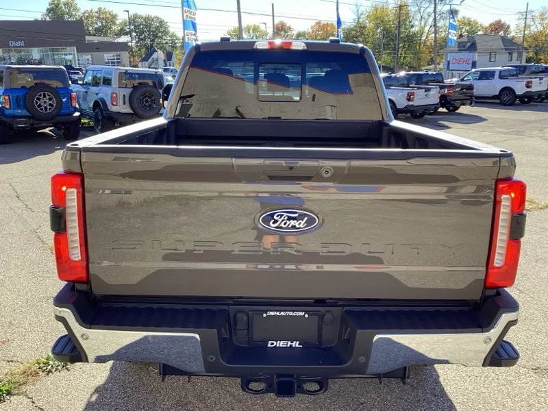 New 2027 Gray Ford Lariat image 9