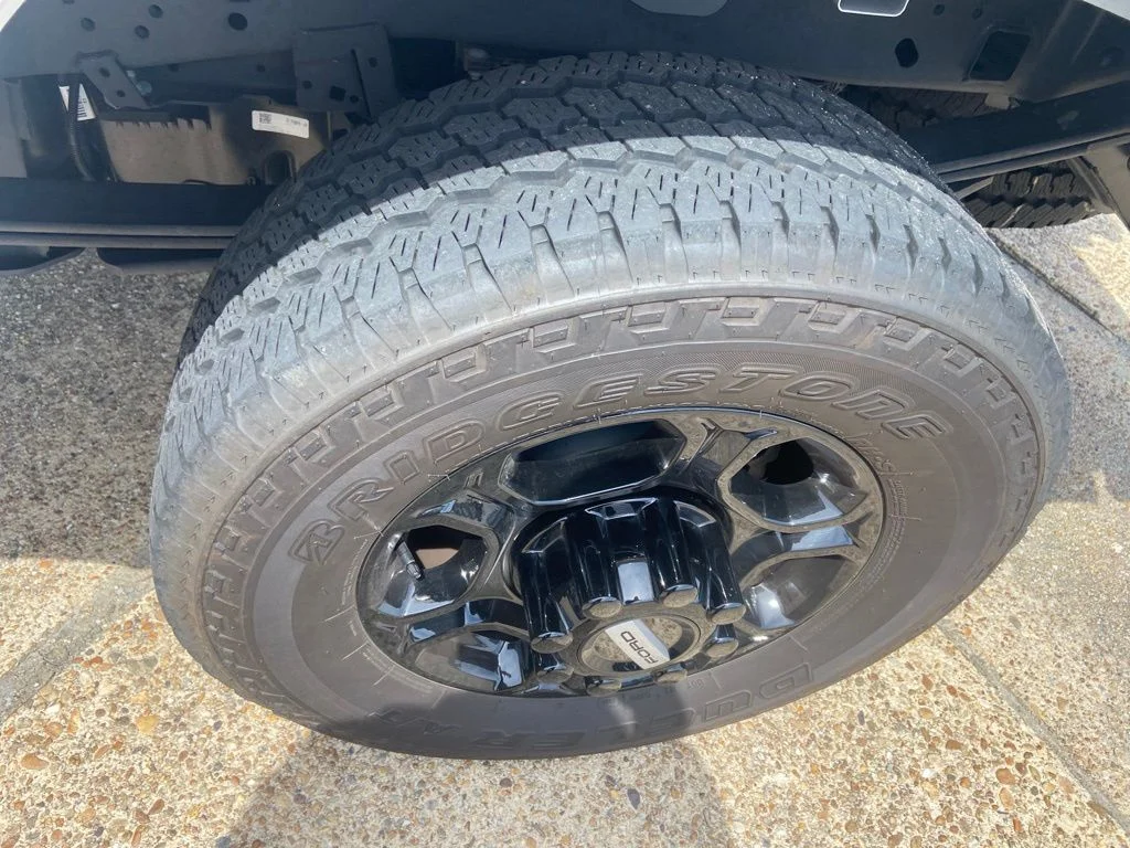 Used 2025 White Ford XL image 33