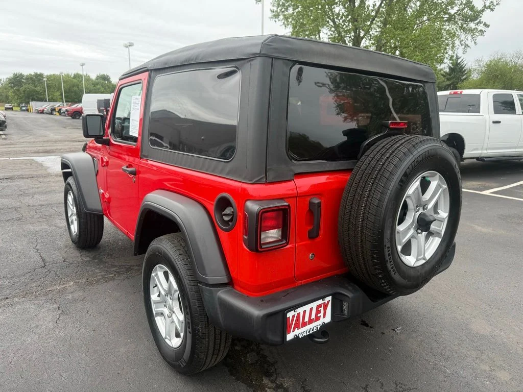 Certified Used 2019 Red Jeep Sport S image 4
