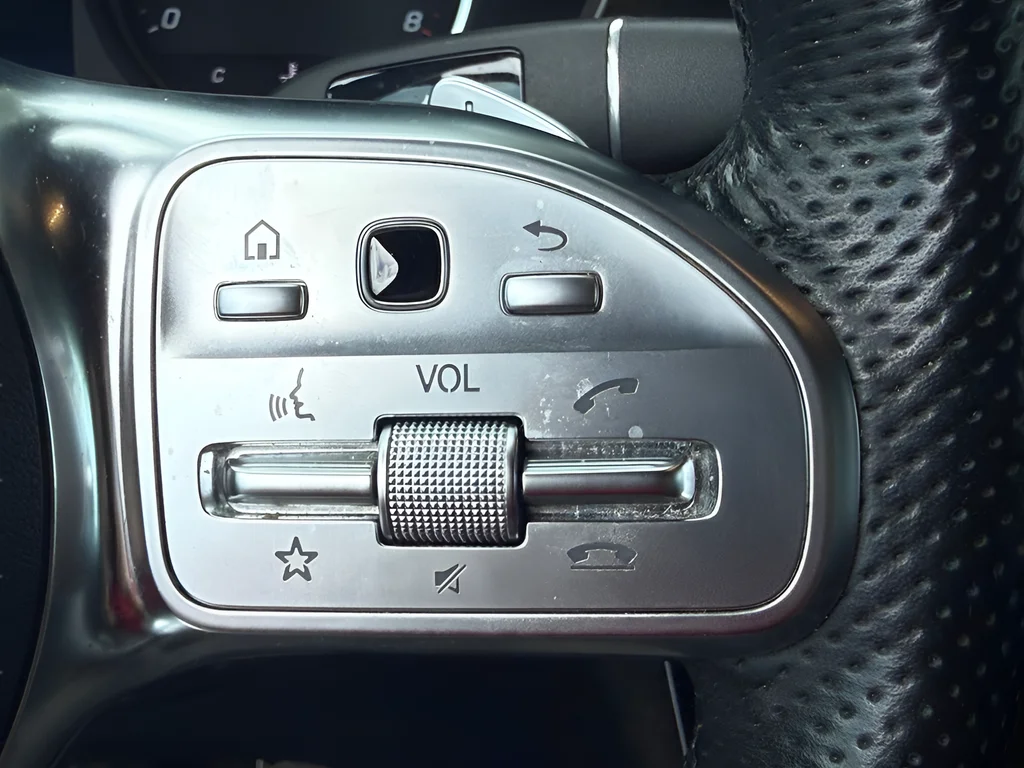 Used 2022  Mercedes-Benz GLC 300 image 15