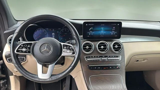 Used 2021  Mercedes-Benz GLC 300 image 10