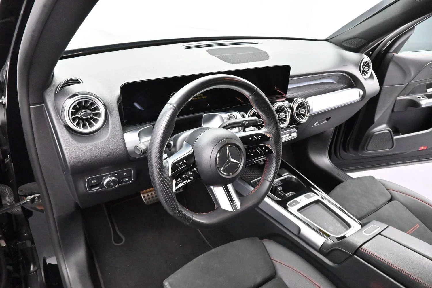 Used 2024 Black Mercedes-Benz GLB 250 image 16