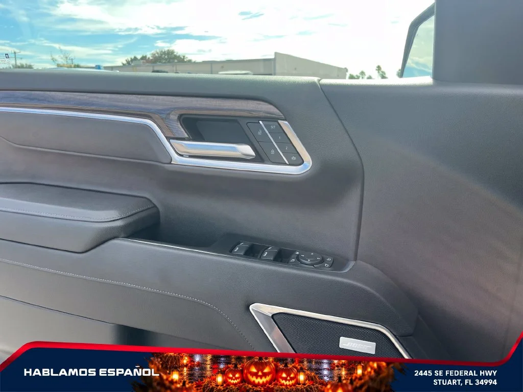 Used 2025 Summit White Chevrolet LTZ image 22