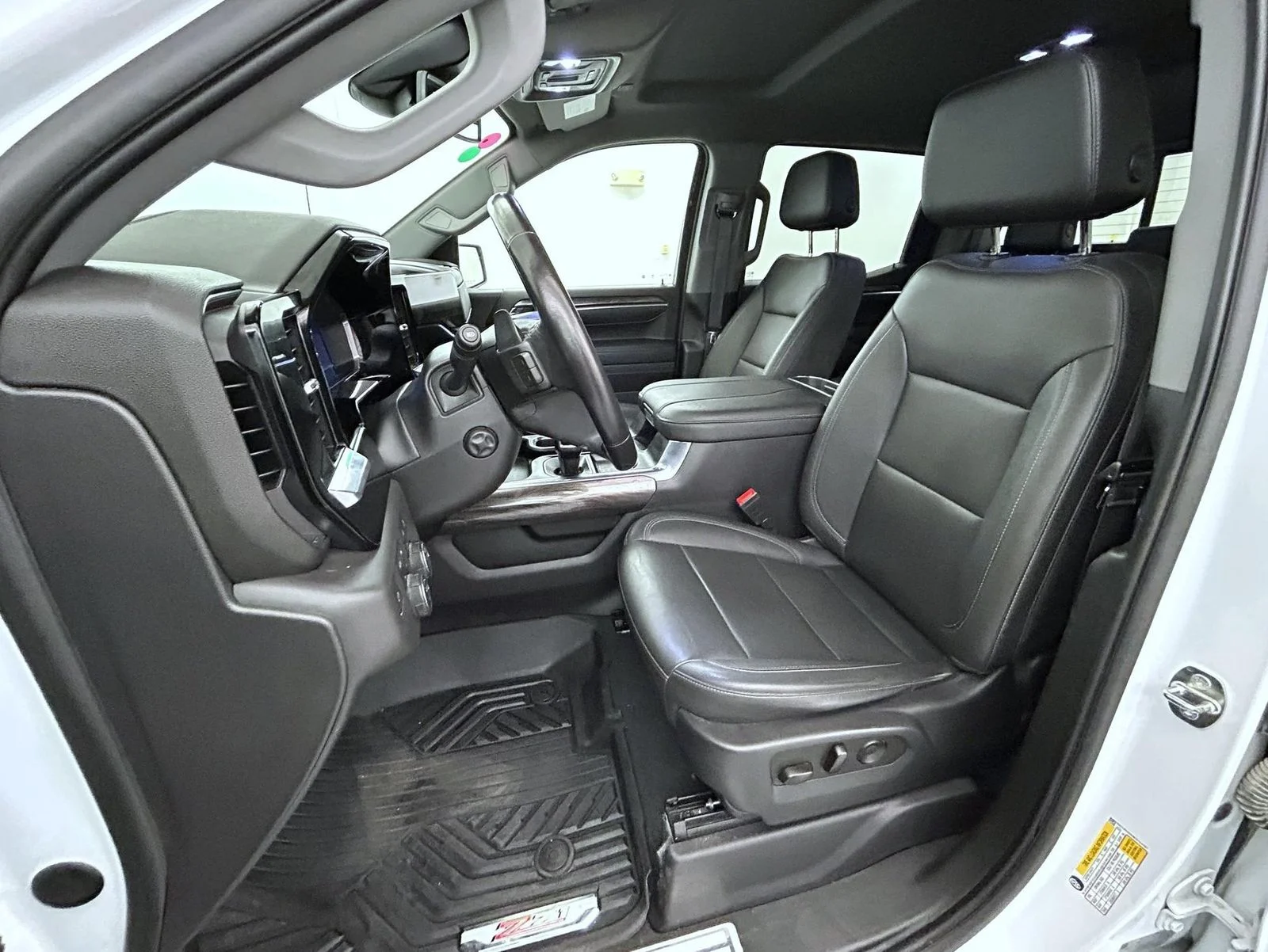 Used 2023 White Chevrolet LTZ image 10