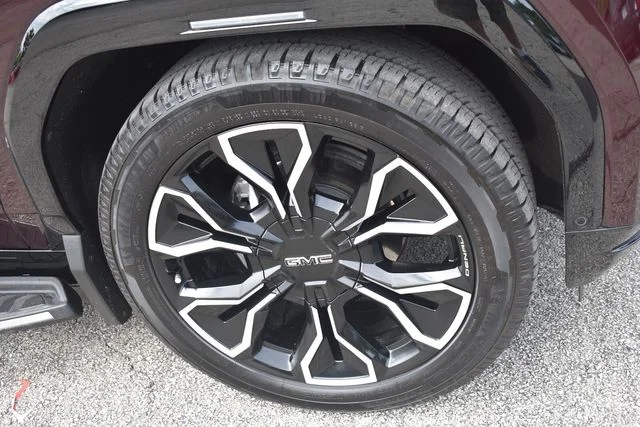 Used 2025 Red GMC Denali image 12