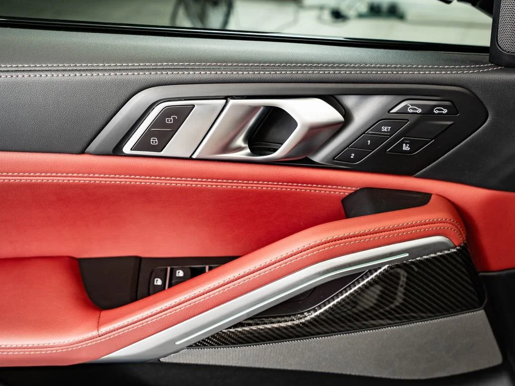 Used 2024 Skyscraper Grey Metallic BMW M60i image 25
