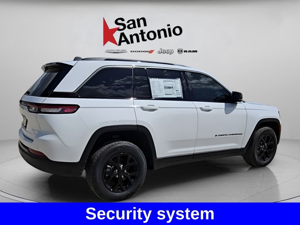 New 2026 Bright White Clear-Coat Exterior Paint Jeep Altitude image 15
