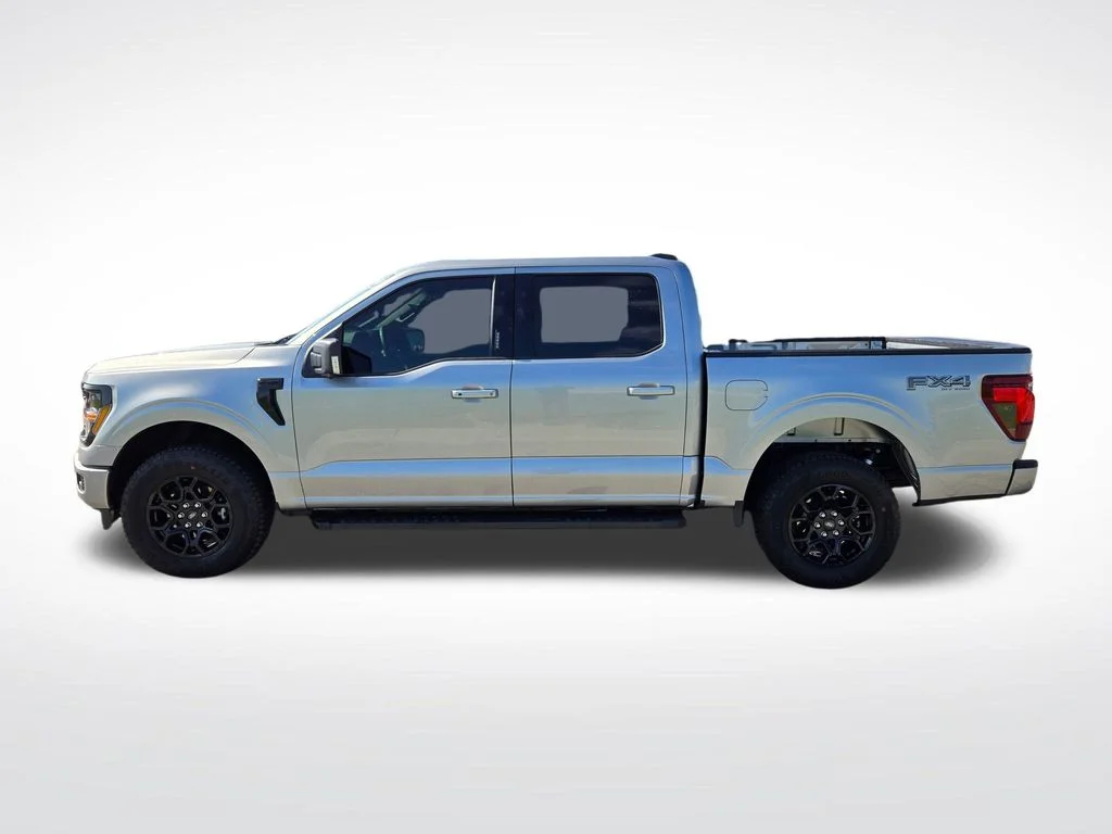 Used 2024 Silver Ford XLT image 9