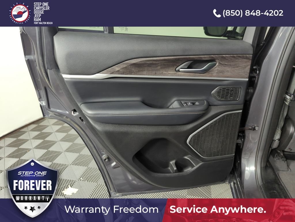 Used 2022 Gray Jeep Limited image 28
