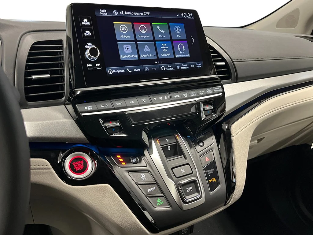 New 2027 Solar Silver Metallic Honda Touring image 20