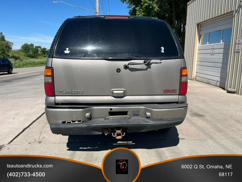 Used 2001 Silver GMC Denali Sport Utility 4D image 6