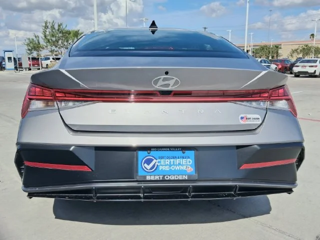 Used 2025  Hyundai SEL Convenience image 6