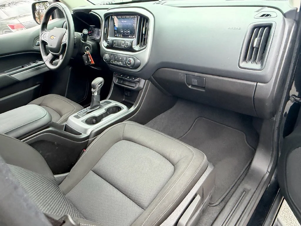 Used 2022 Black Chevrolet LT image 18
