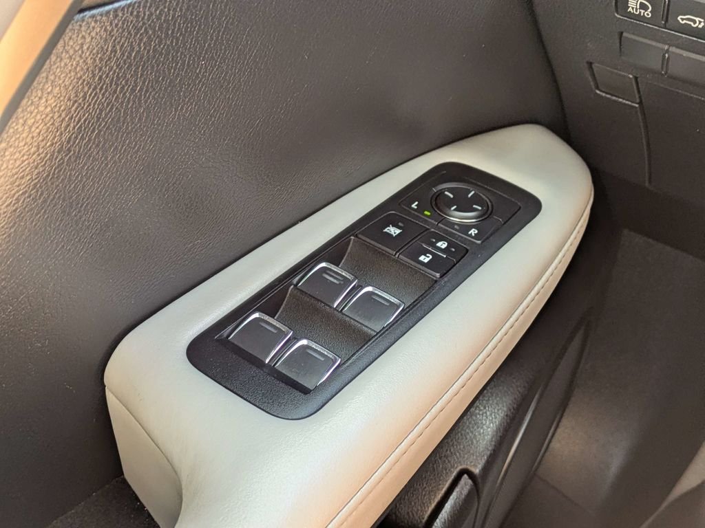 Used 2019 Black Lexus 350 image 29