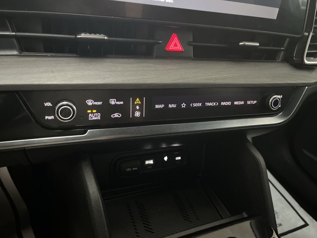 Used 2023 Red Kia X-Line image 23