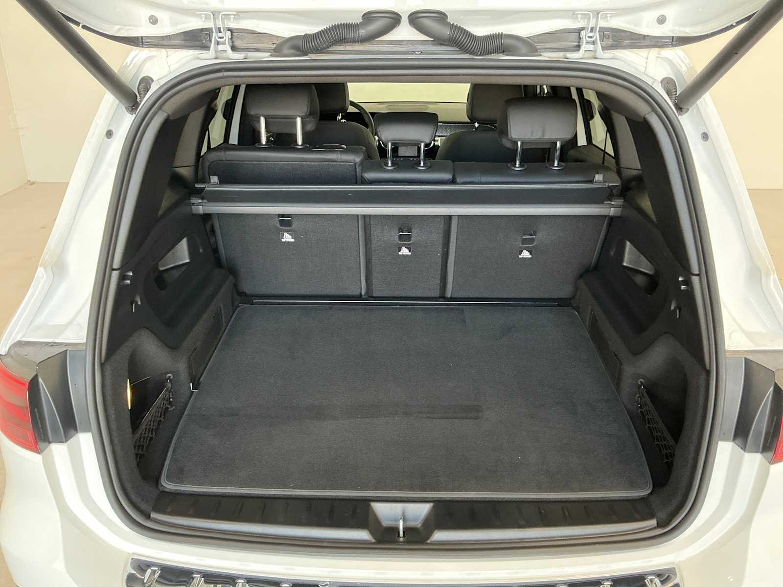 Certified Used 2026 Polar White Mercedes-Benz GLB 250 image 28
