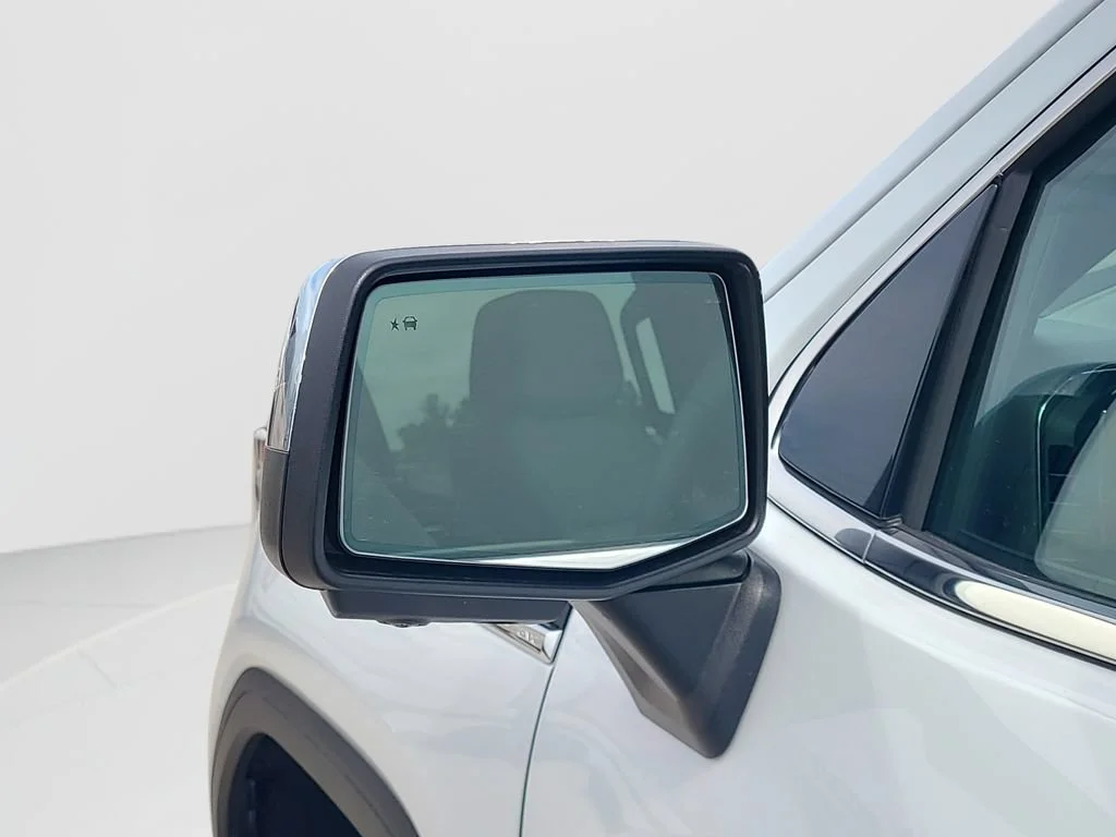New 2026 Glacier White Tricoat GMC SLT image 25