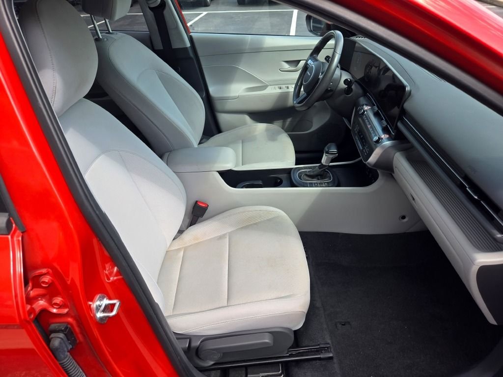 Used 2025 Orange Pearl Hyundai SEL image 6