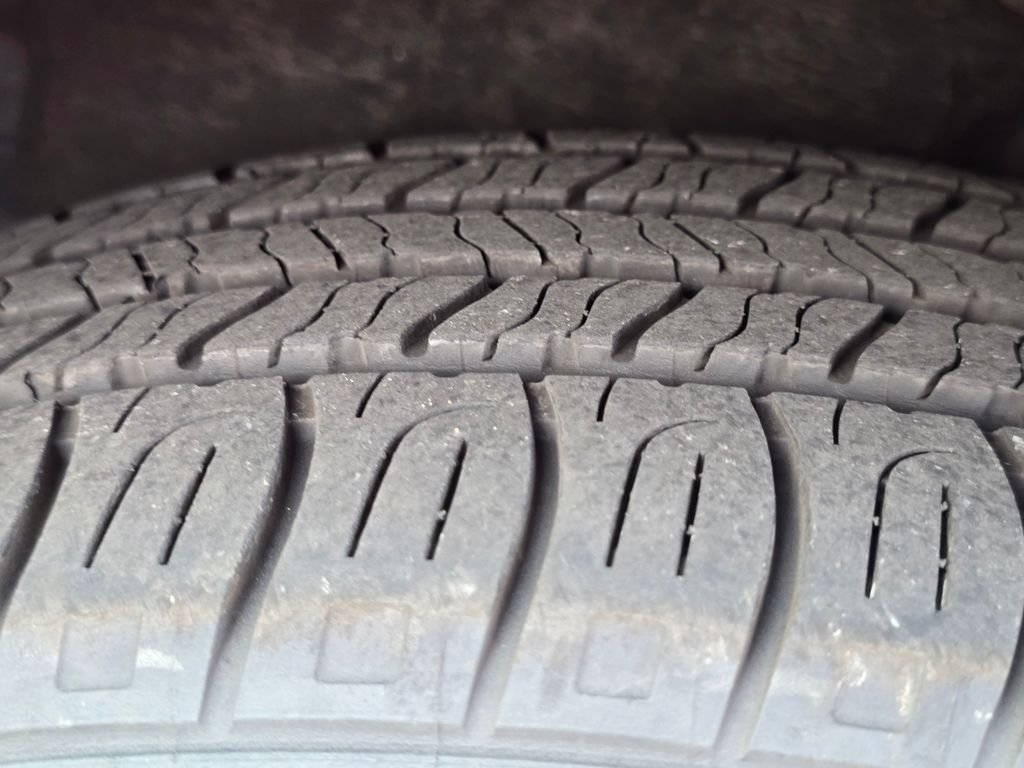 Used 2013 Red Toyota XLE image 24
